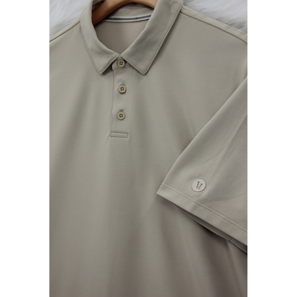 Vuori Mens Gamepoint Polo Sz Medium Beige Gummy Logo Lightweight Preppy Classic